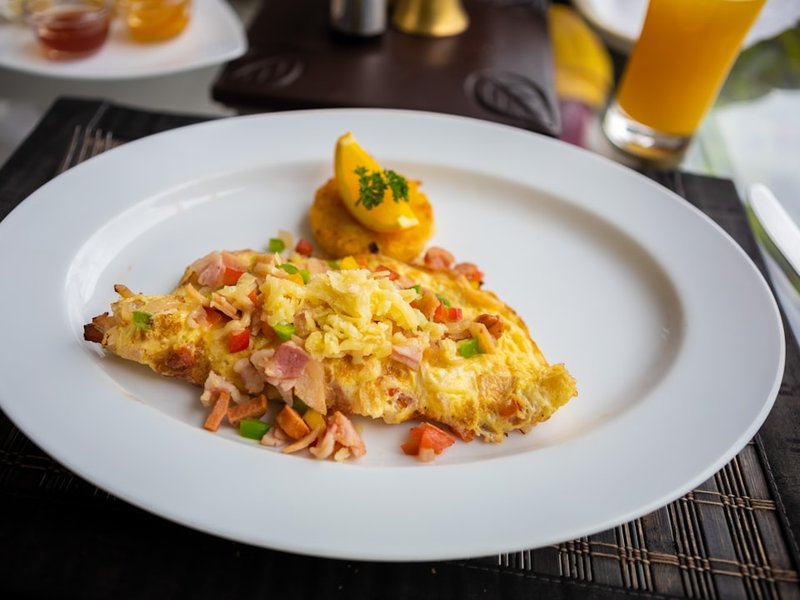 Omelette jambon fromage simple