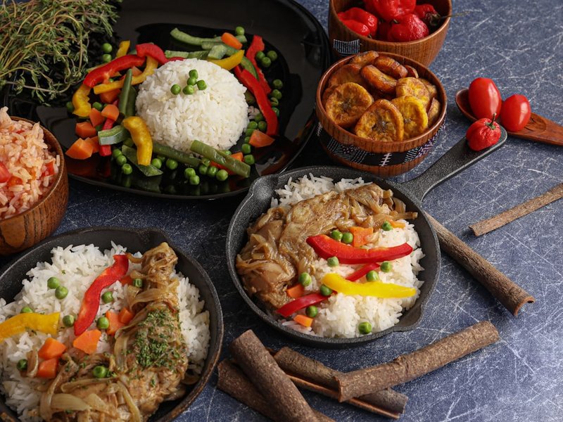 Riz au poulet et cari antillais simple