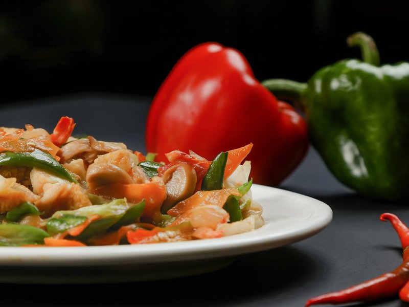 Riz au poulet et poivrons façon wok simple