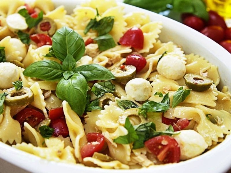 Salade de pâtes jambon emmental tomates