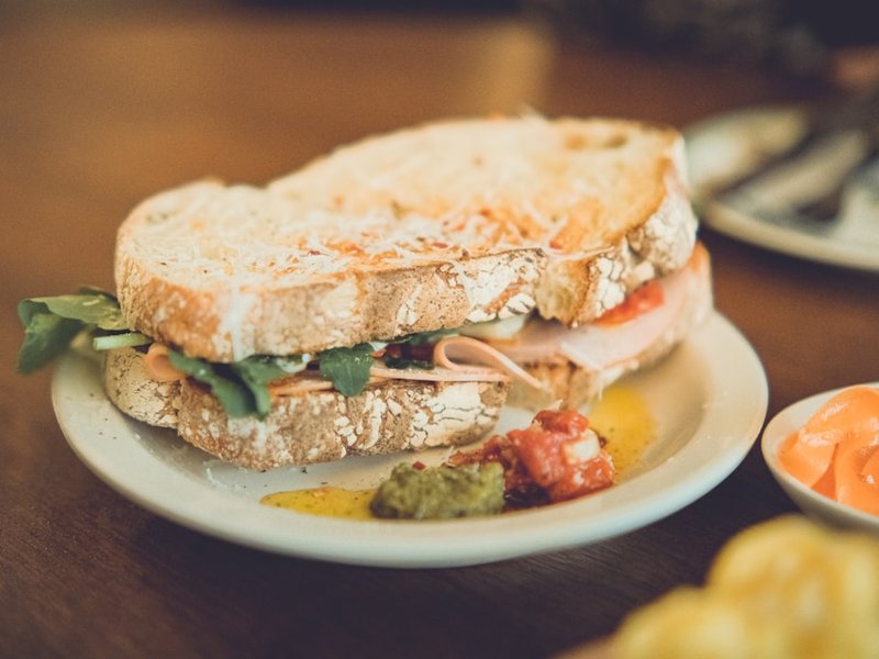 Sandwich jambon beurre cornichons