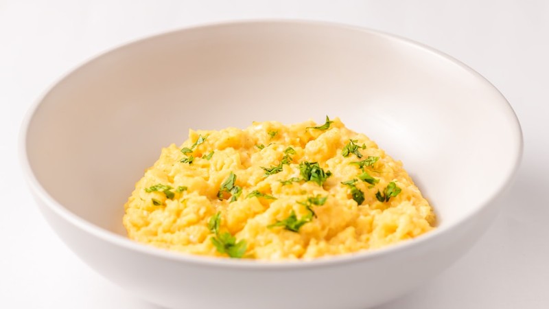Scrambled eggs truffés parmesan